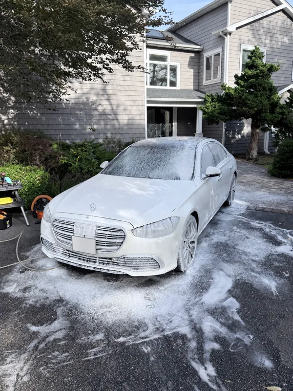 Mercedes-Benz foam wash
