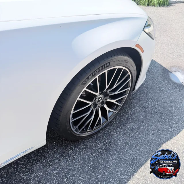 Mercedes-Benz wheel and paint finish