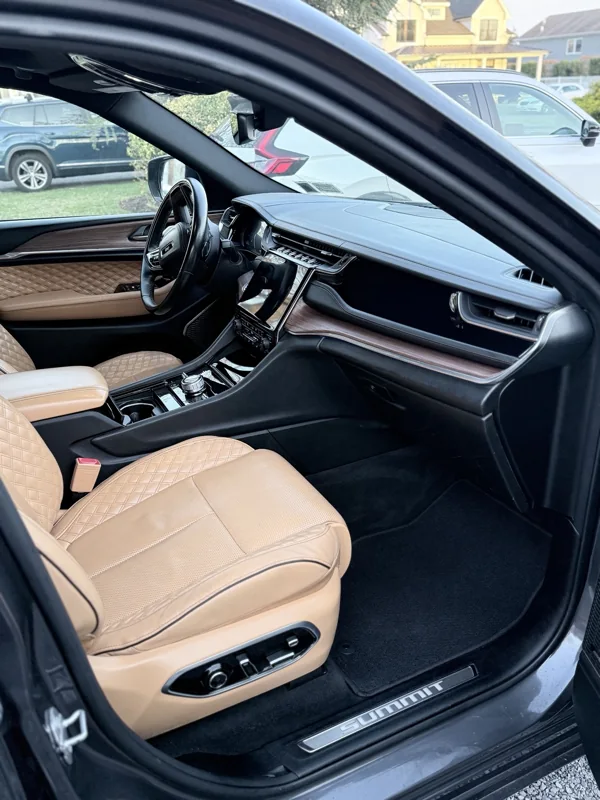 Jeep Summit interior detail